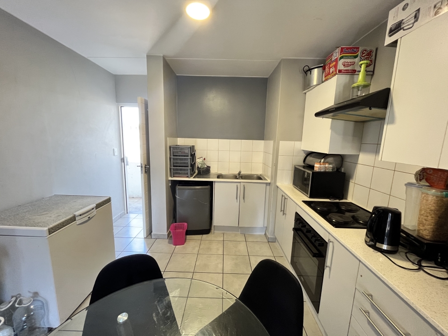 To Let 2 Bedroom Property for Rent in Parklands Western Cape